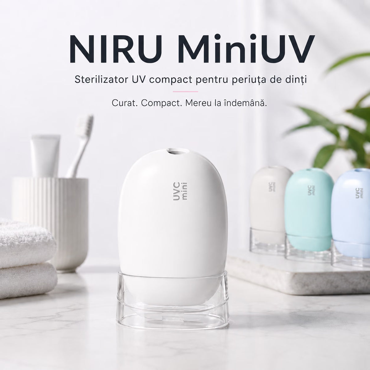 Sterilizator UV compact pentru periuța de dinți NIRU MiniUV, alb, prezentat pe blat de baie.
