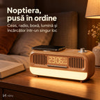 Radio retro NIRU NeoRadio pe noptieră, cu telefon la încărcat wireless și ceas aprins noaptea